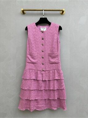🚩steal CHANEL Pink Sleeveless Tiered Tweed Shift Dress